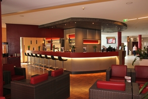 Bar & Lounge